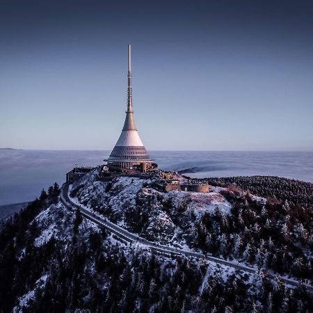 Jested Golf Restaurace A Penzion Svetla pod Jestedem Экстерьер фото